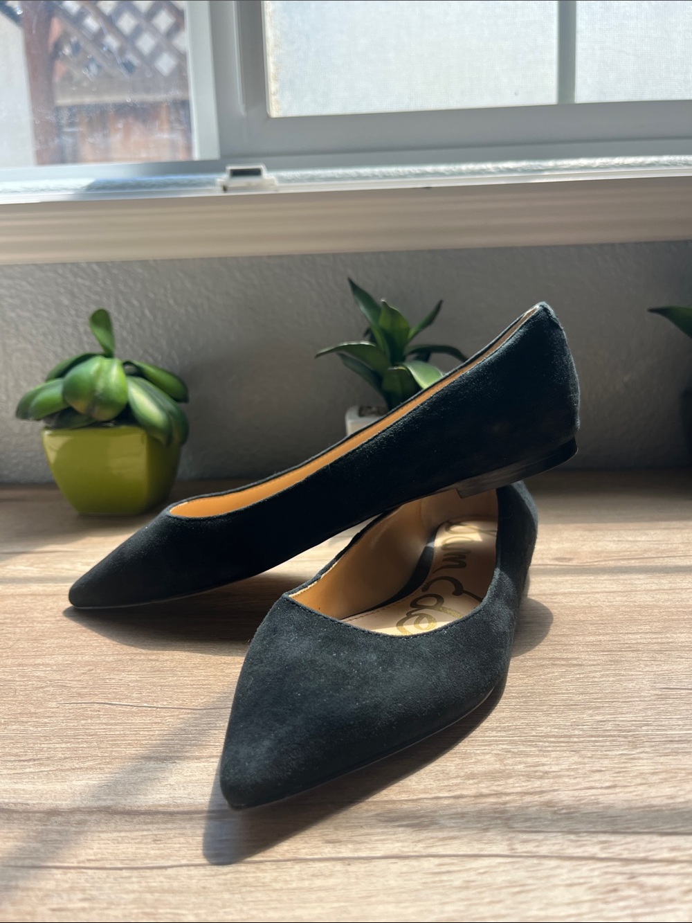 Sam Edelman Black Pointed Toe Suede Flats size 6